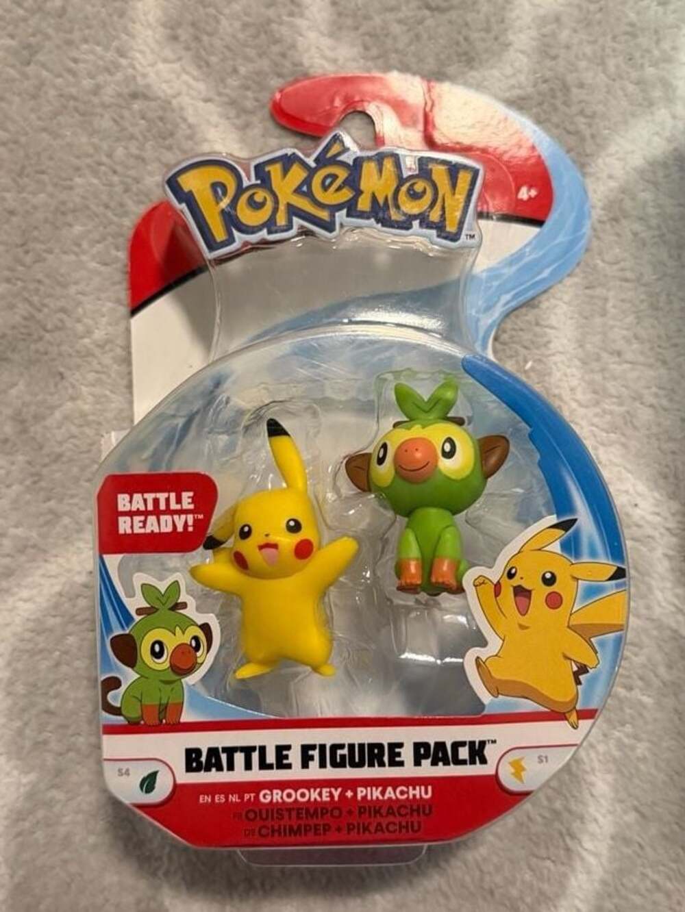 Pokémon Battle Figure Pack - Pikachu & Grookey 2-Inch Mini Figures